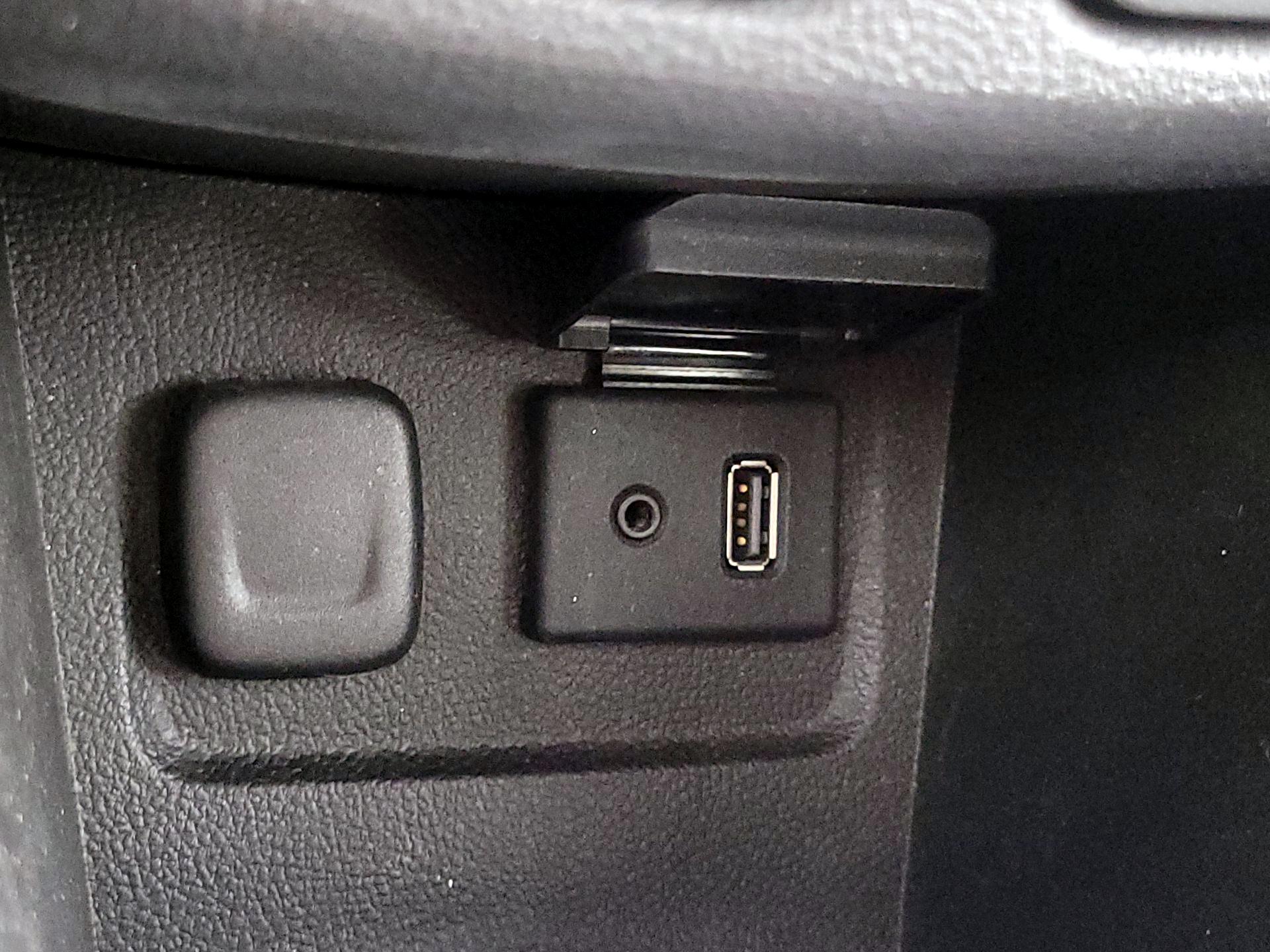 Thumbnail: 2014 Buick Encore - 19