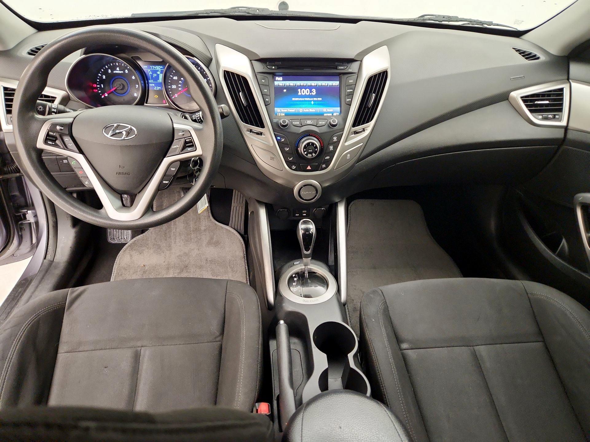 Thumbnail: 2016 Hyundai Veloster - 9