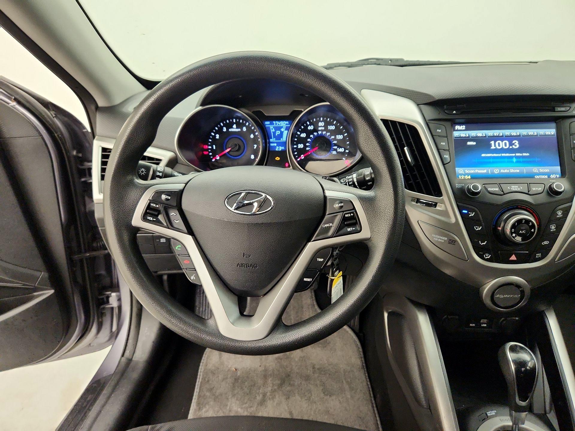 Thumbnail: 2016 Hyundai Veloster - 10