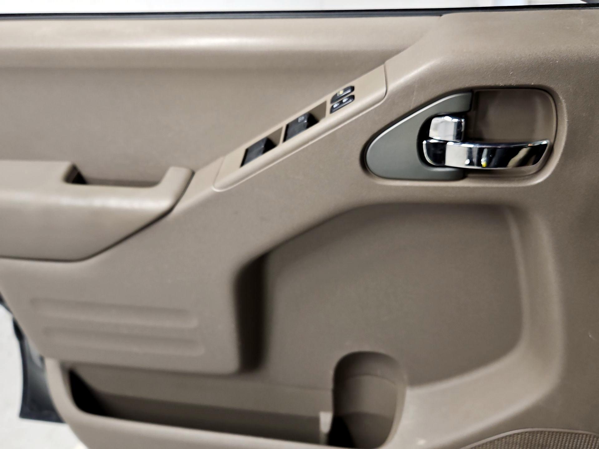 Thumbnail: 2015 Nissan Frontier - 12