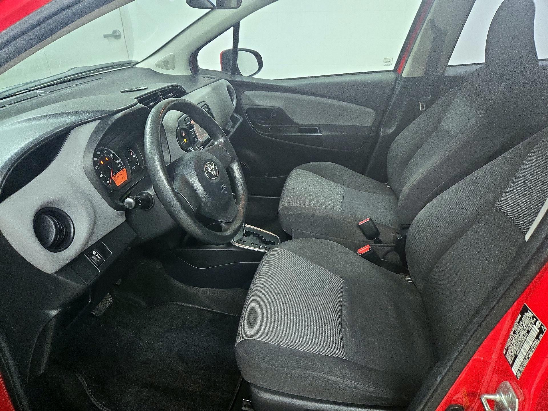 Thumbnail: 2015 Toyota Yaris - 11
