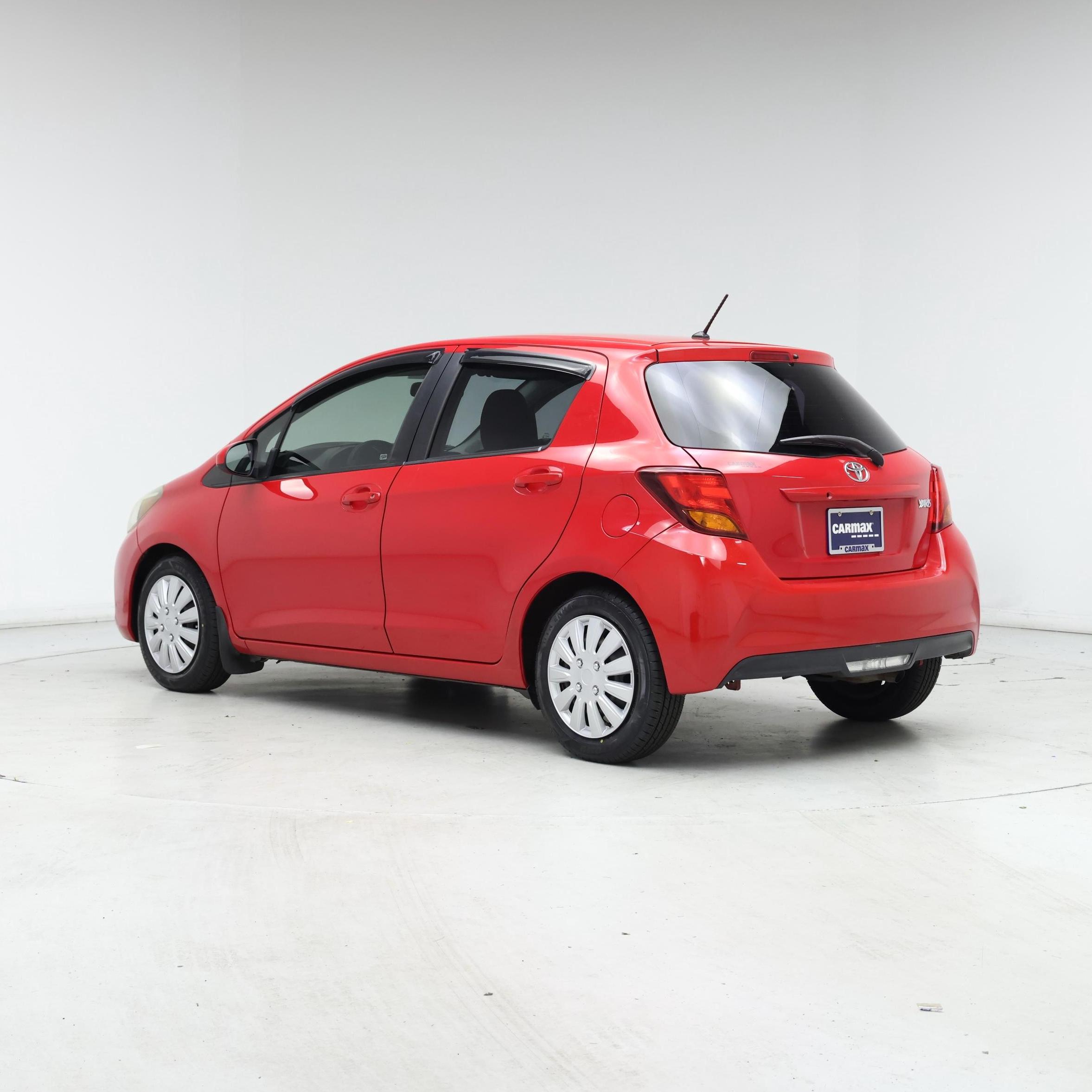 Thumbnail: 2015 Toyota Yaris - 2
