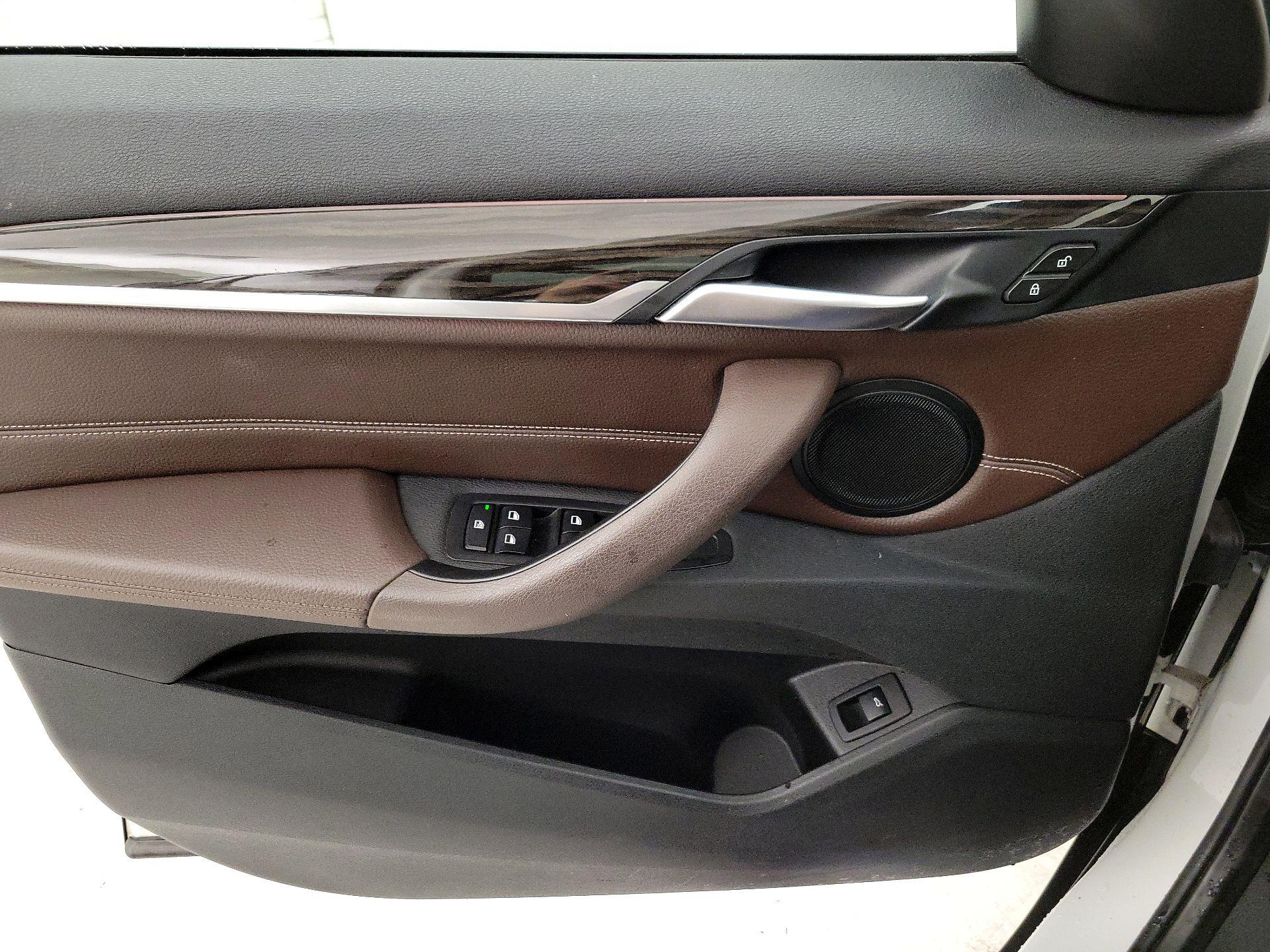 Thumbnail: 2016 BMW X1 - 12