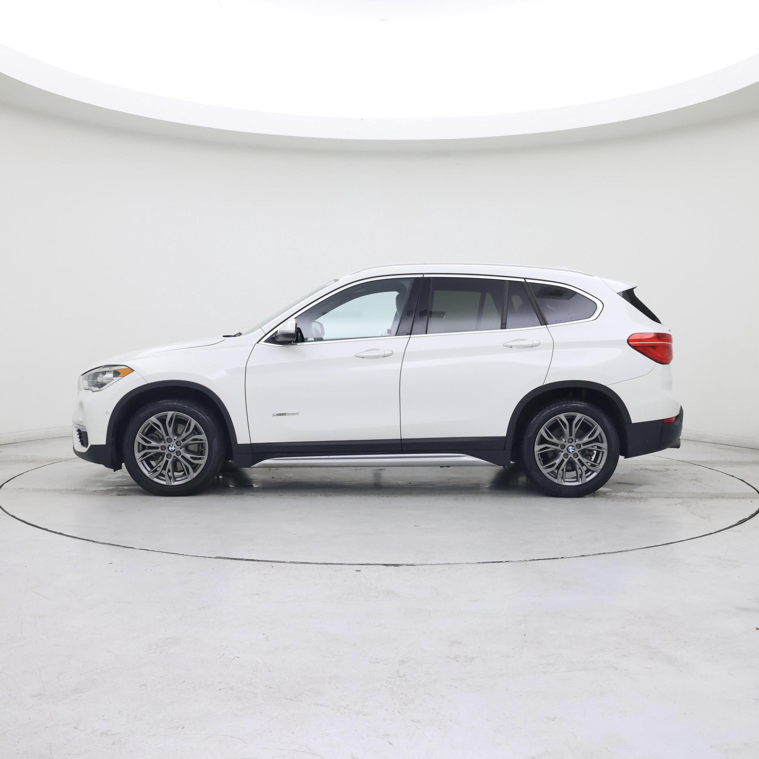 Thumbnail: 2016 BMW X1 - 3