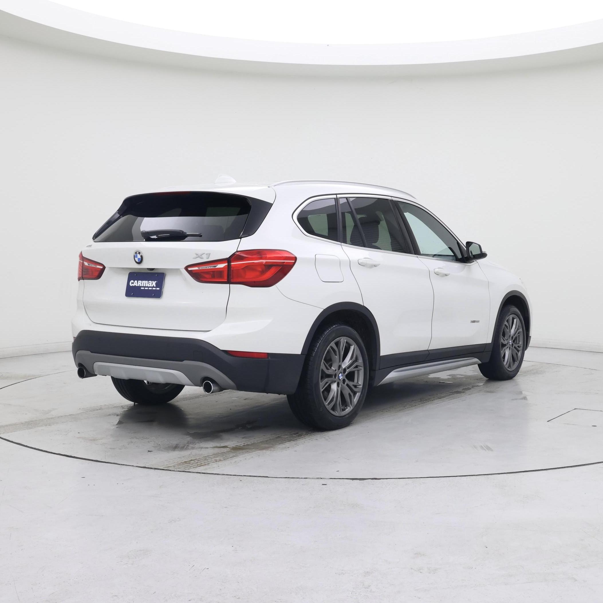 Thumbnail: 2016 BMW X1 - 8