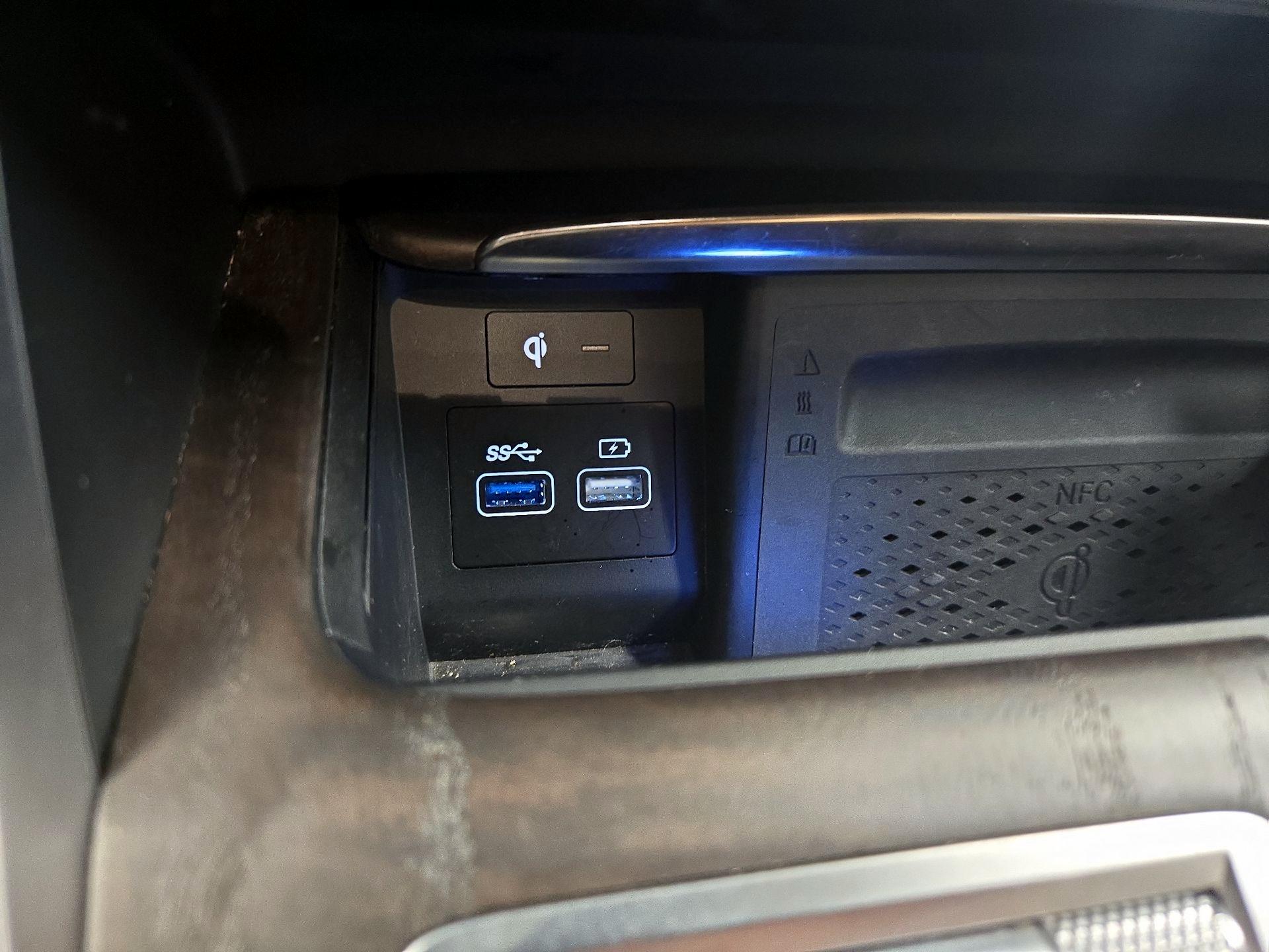 Thumbnail: 2021 Genesis GV80 - 19