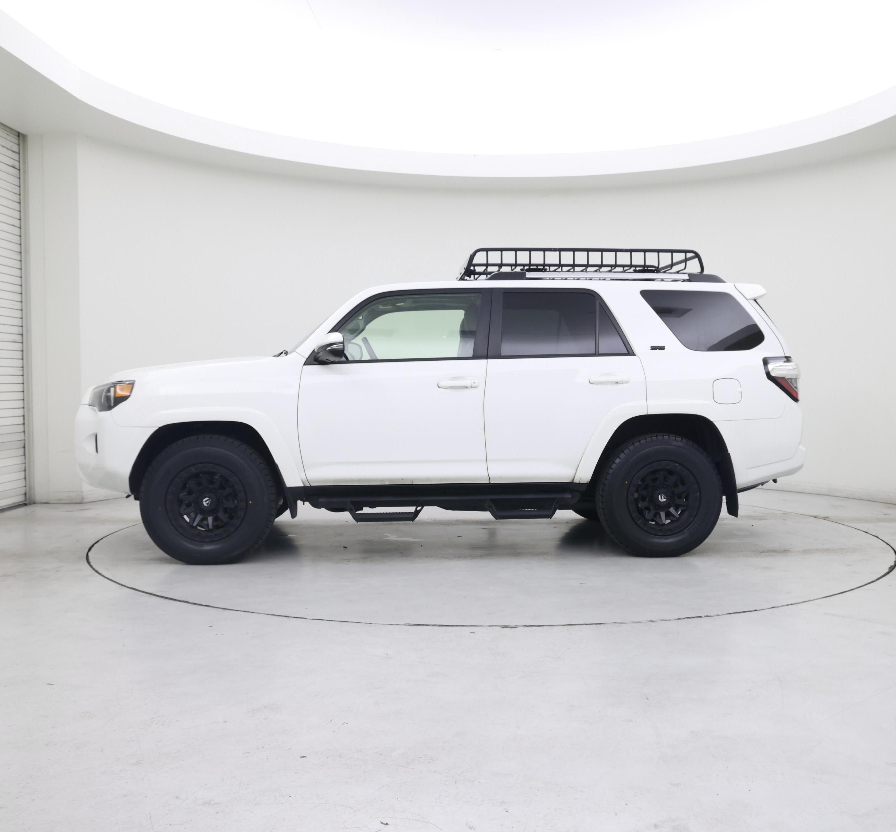 Thumbnail: 2022 Toyota 4Runner - 3