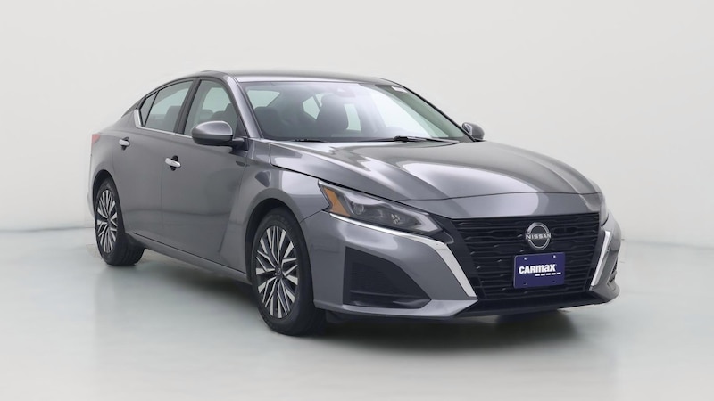 2023 Nissan Altima SV Hero Image