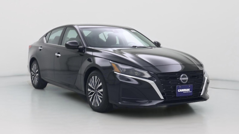 2023 Nissan Altima SV Hero Image