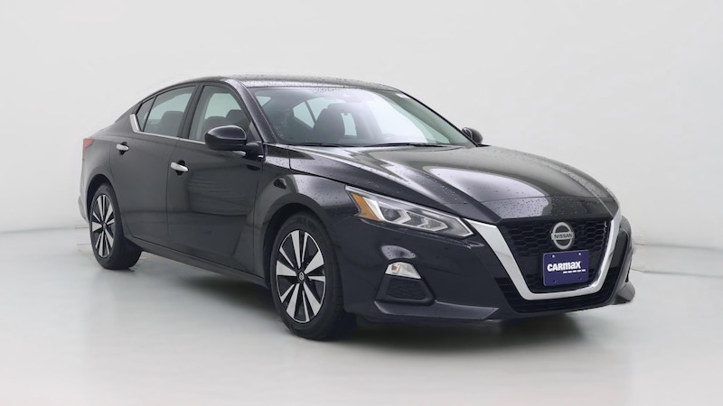 2022 Nissan Altima SV Hero Image