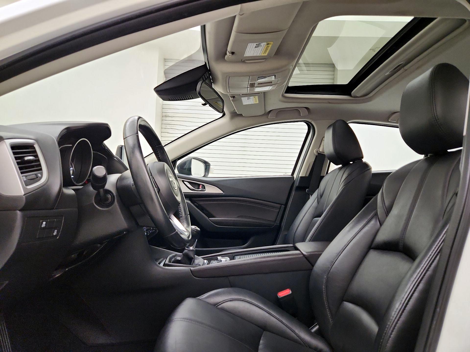 Thumbnail: 2018 Mazda Mazda3 - 19