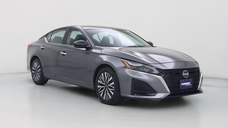 2024 Nissan Altima SV Hero Image