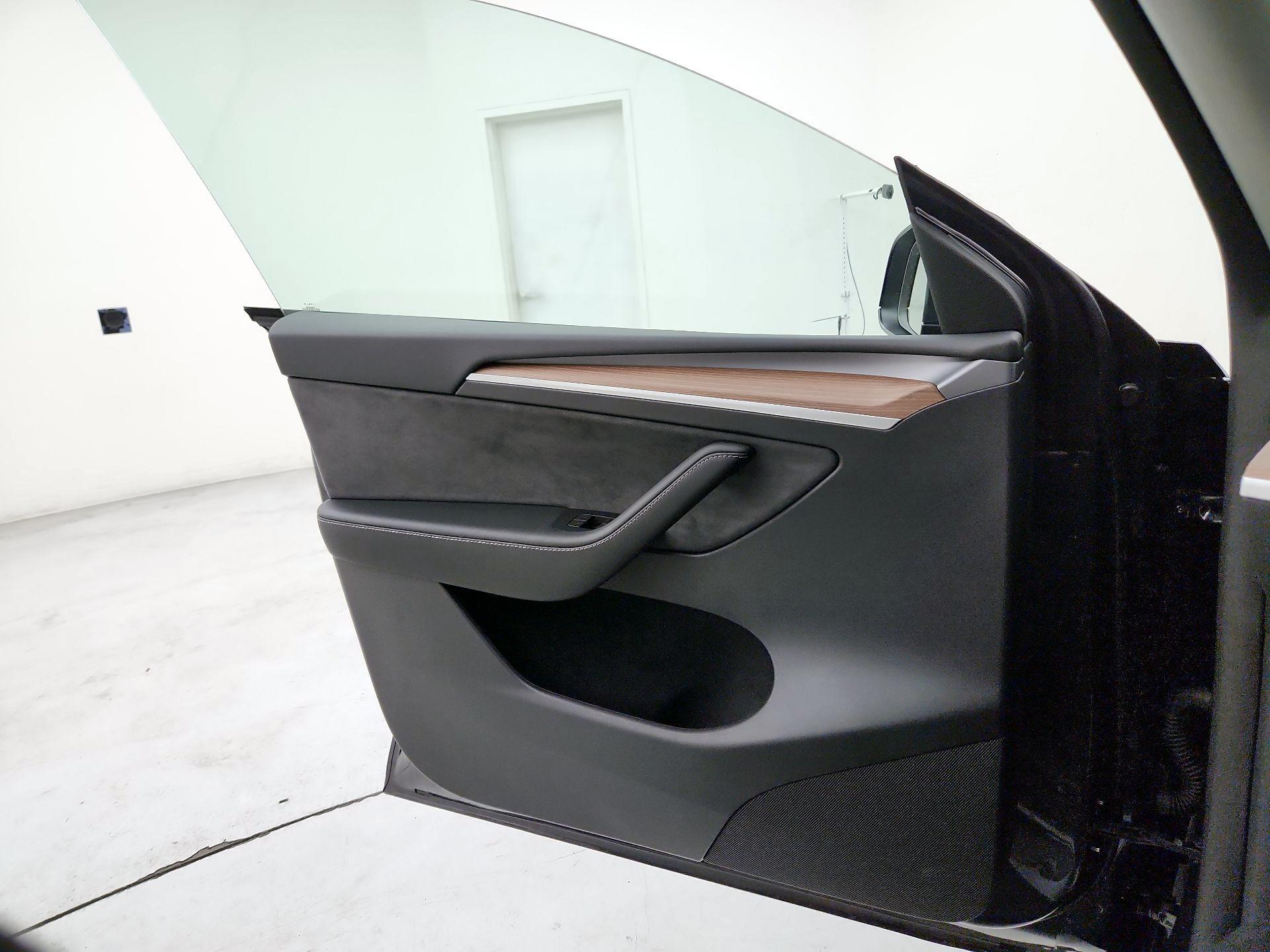 Thumbnail: 2024 Tesla Model Y - 12