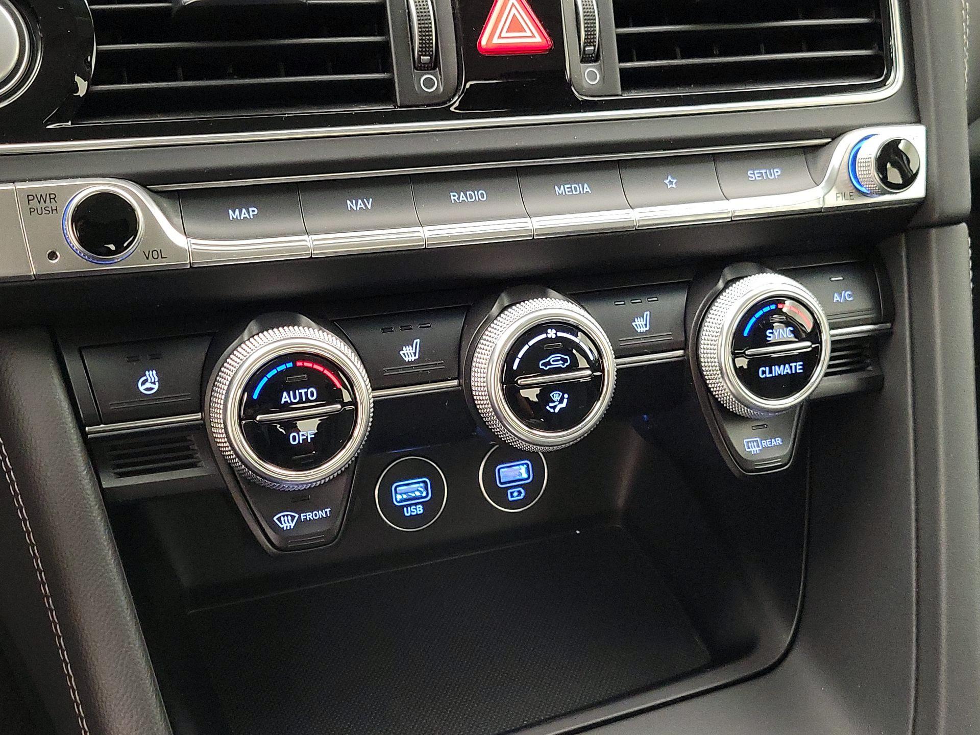 Thumbnail: 2023 Genesis G70 - 17