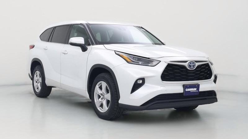 2022 Toyota Highlander LE Hero Image