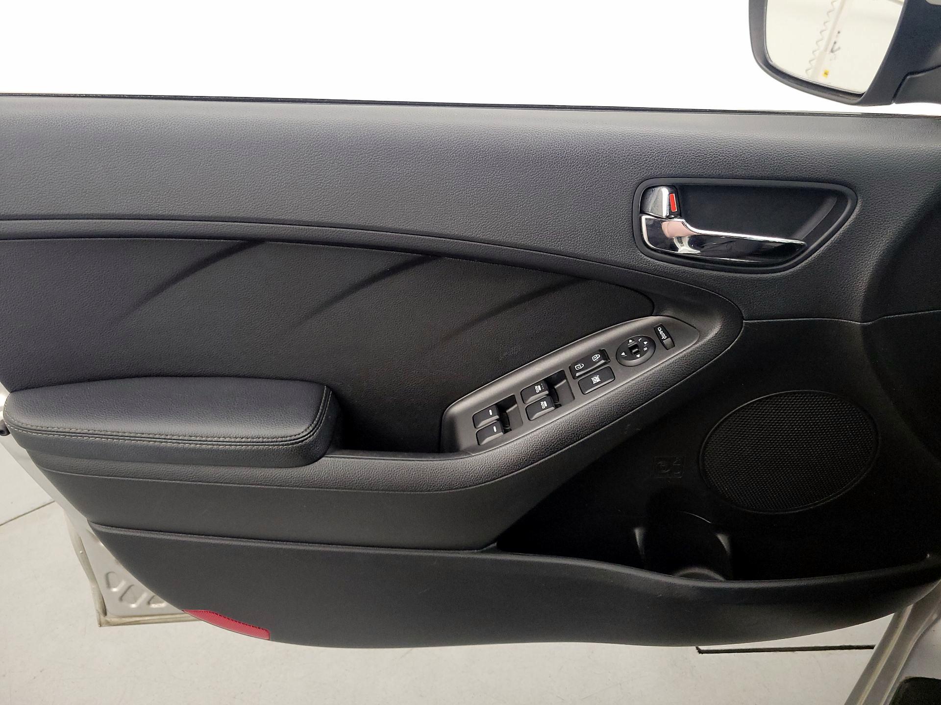 Thumbnail: 2014 Kia Forte - 12