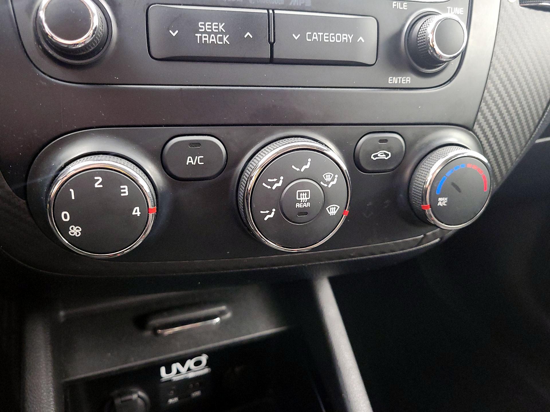 Thumbnail: 2014 Kia Forte - 16
