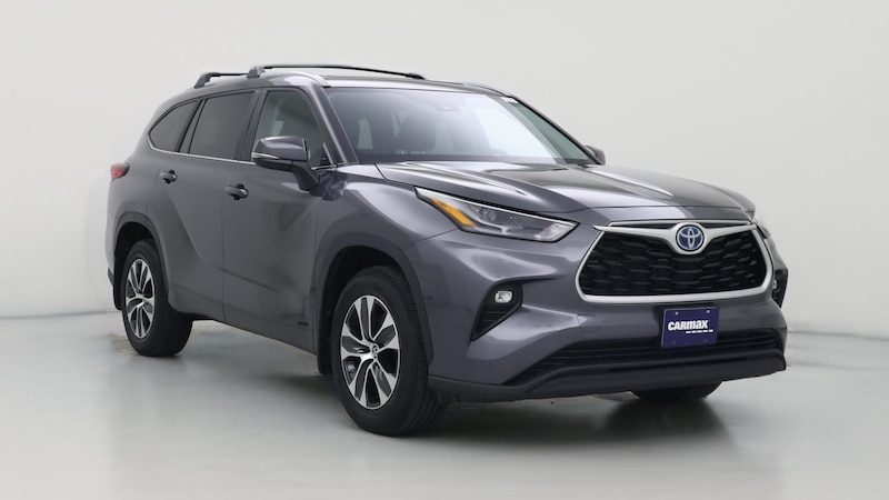 2023 Toyota Highlander XLE Hero Image