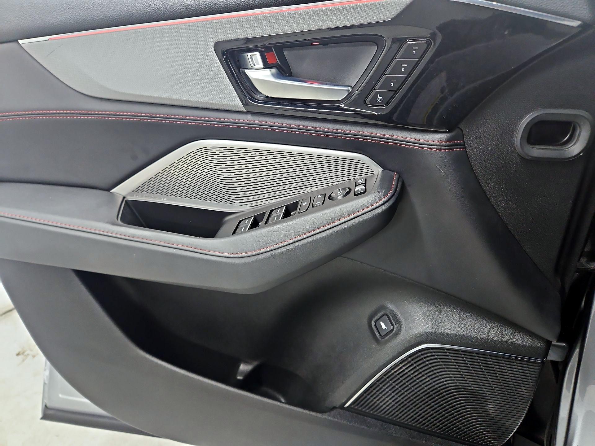 Thumbnail: 2022 Acura MDX - 12