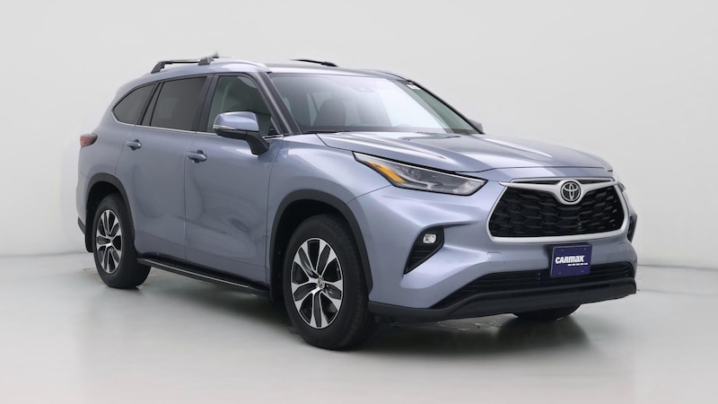 2024 Toyota Highlander XLE Hero Image