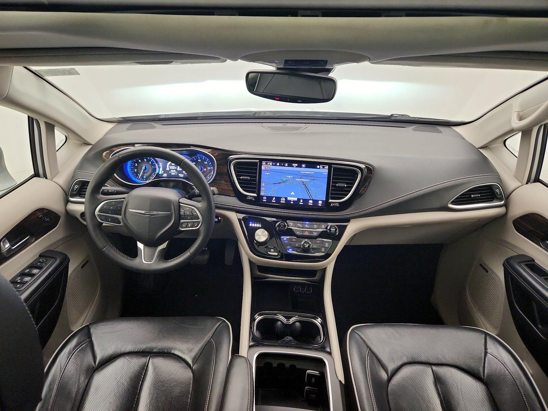 Thumbnail: 2022 Chrysler Pacifica - 9
