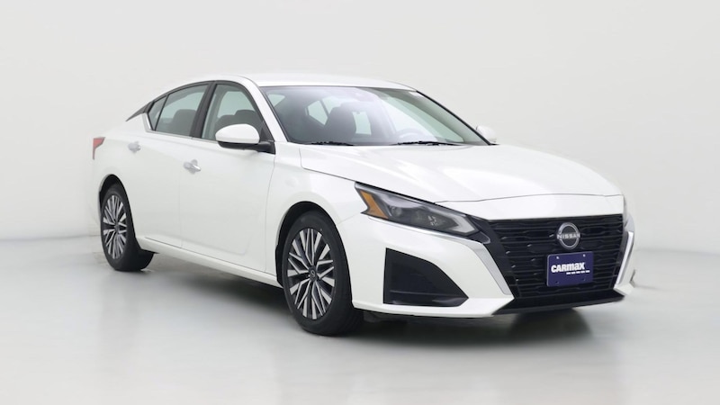 2023 Nissan Altima SV Hero Image