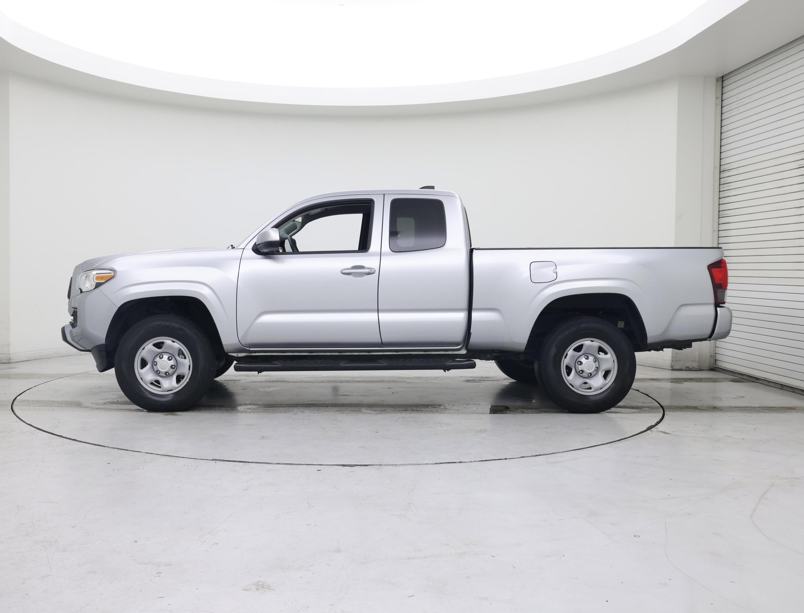 Thumbnail: 2022 Toyota Tacoma - 3