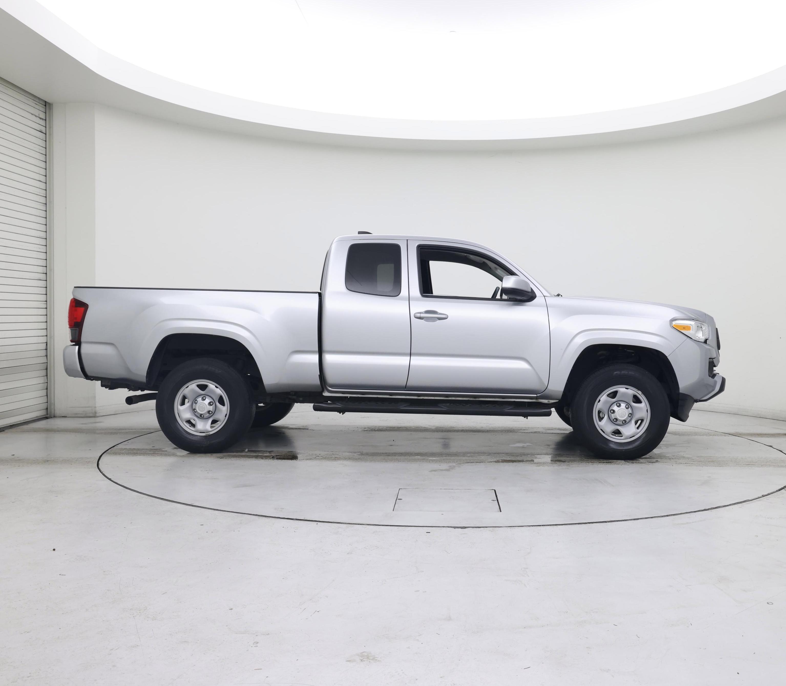 Thumbnail: 2022 Toyota Tacoma - 7