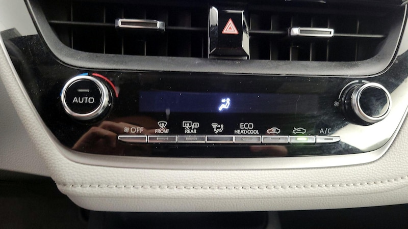 2020 Toyota Corolla SE 14