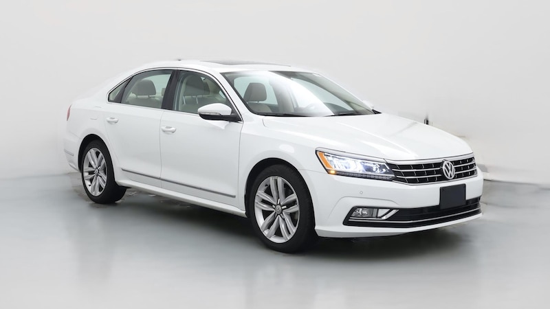 2017 Volkswagen Passat SE Hero Image