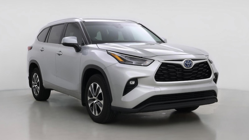 2024 Toyota Highlander XLE Hero Image