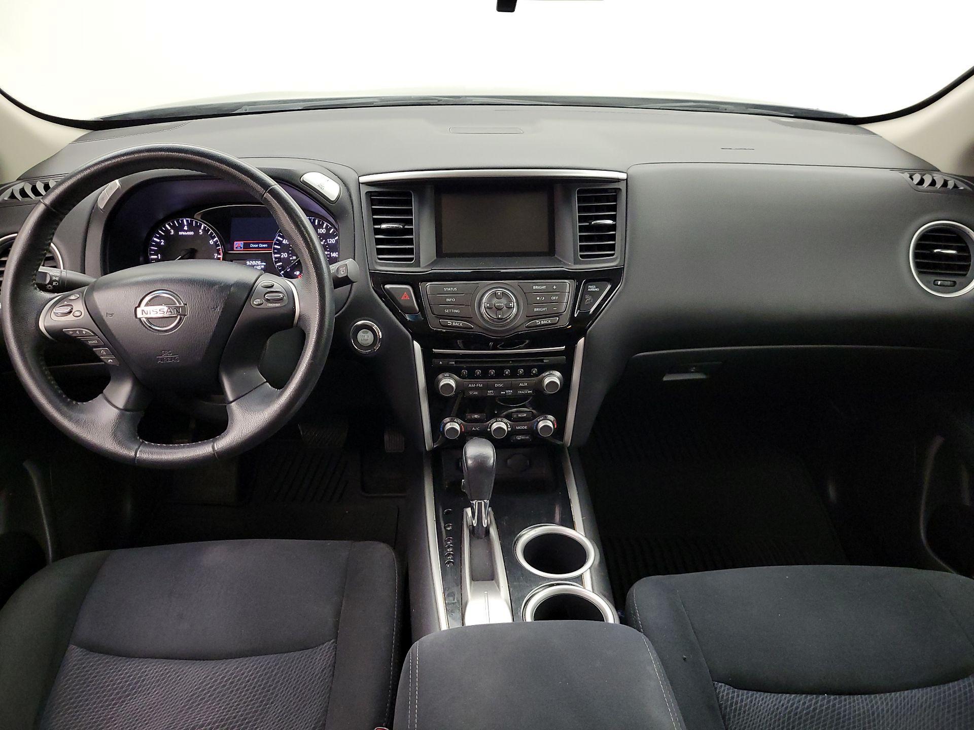 Thumbnail: 2013 Nissan Pathfinder - 9