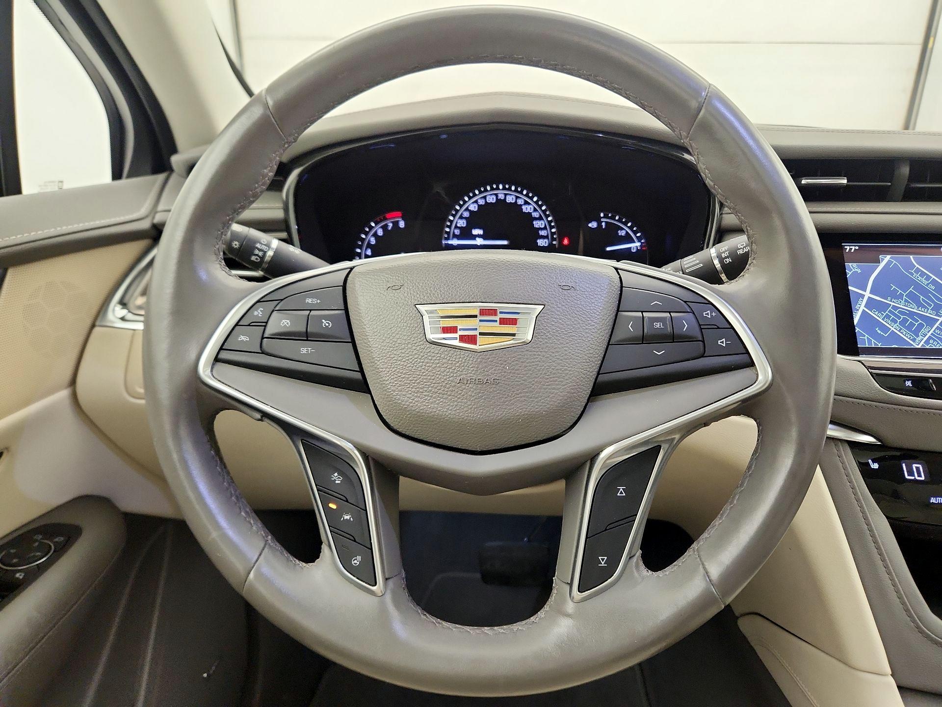 Thumbnail: 2017 Cadillac XT5 - 10