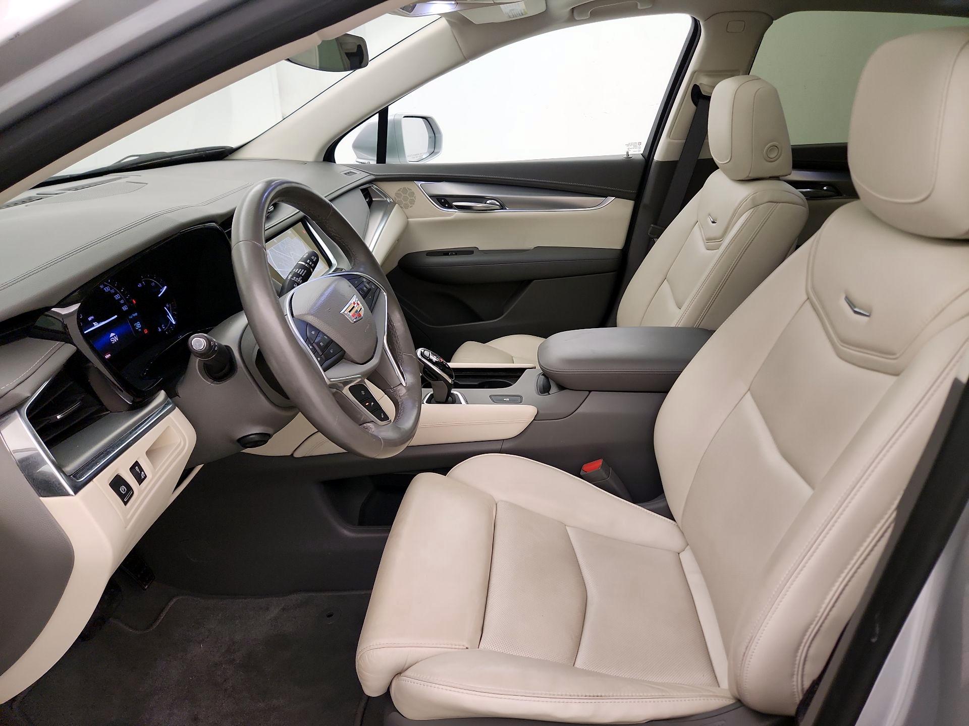 Thumbnail: 2017 Cadillac XT5 - 11