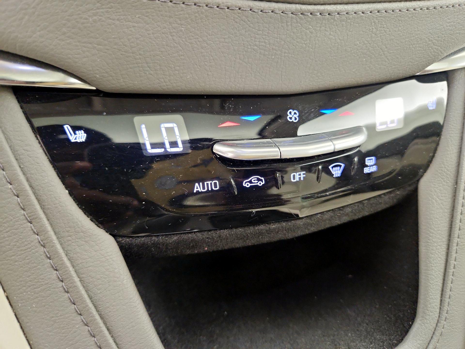 Thumbnail: 2017 Cadillac XT5 - 17