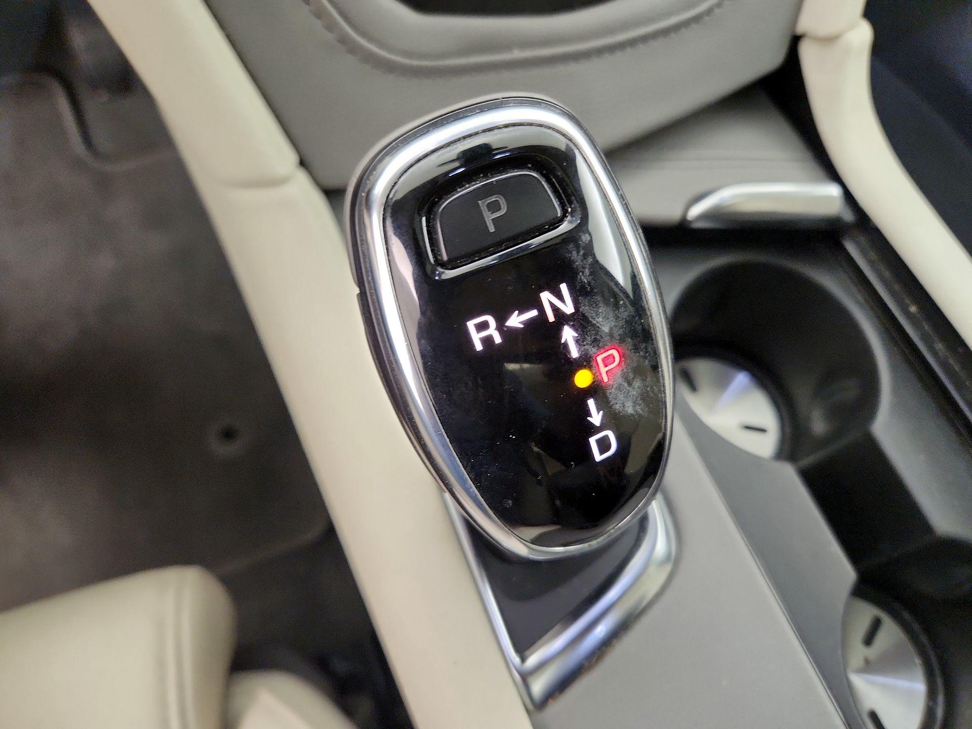 Thumbnail: 2017 Cadillac XT5 - 18