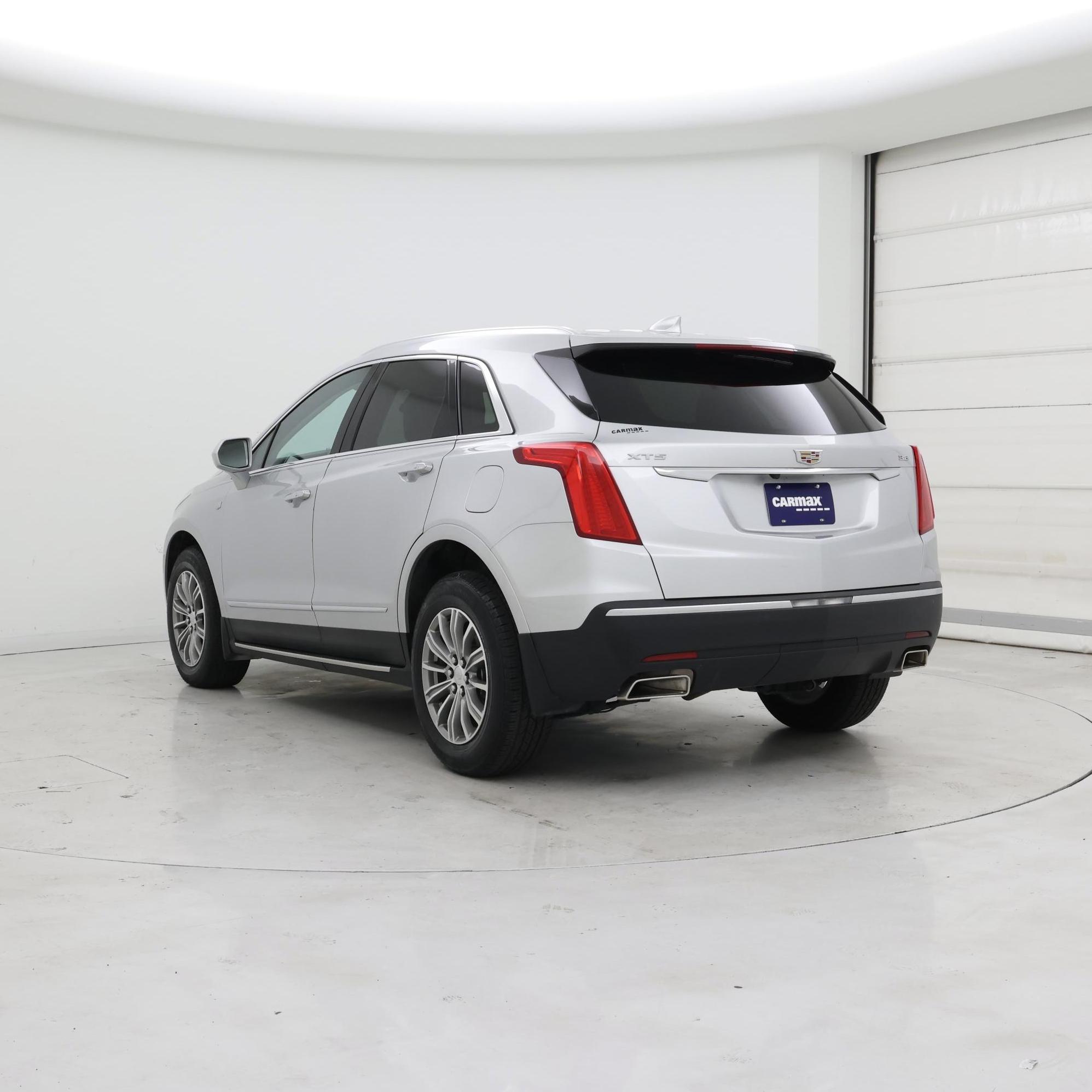 Thumbnail: 2017 Cadillac XT5 - 2