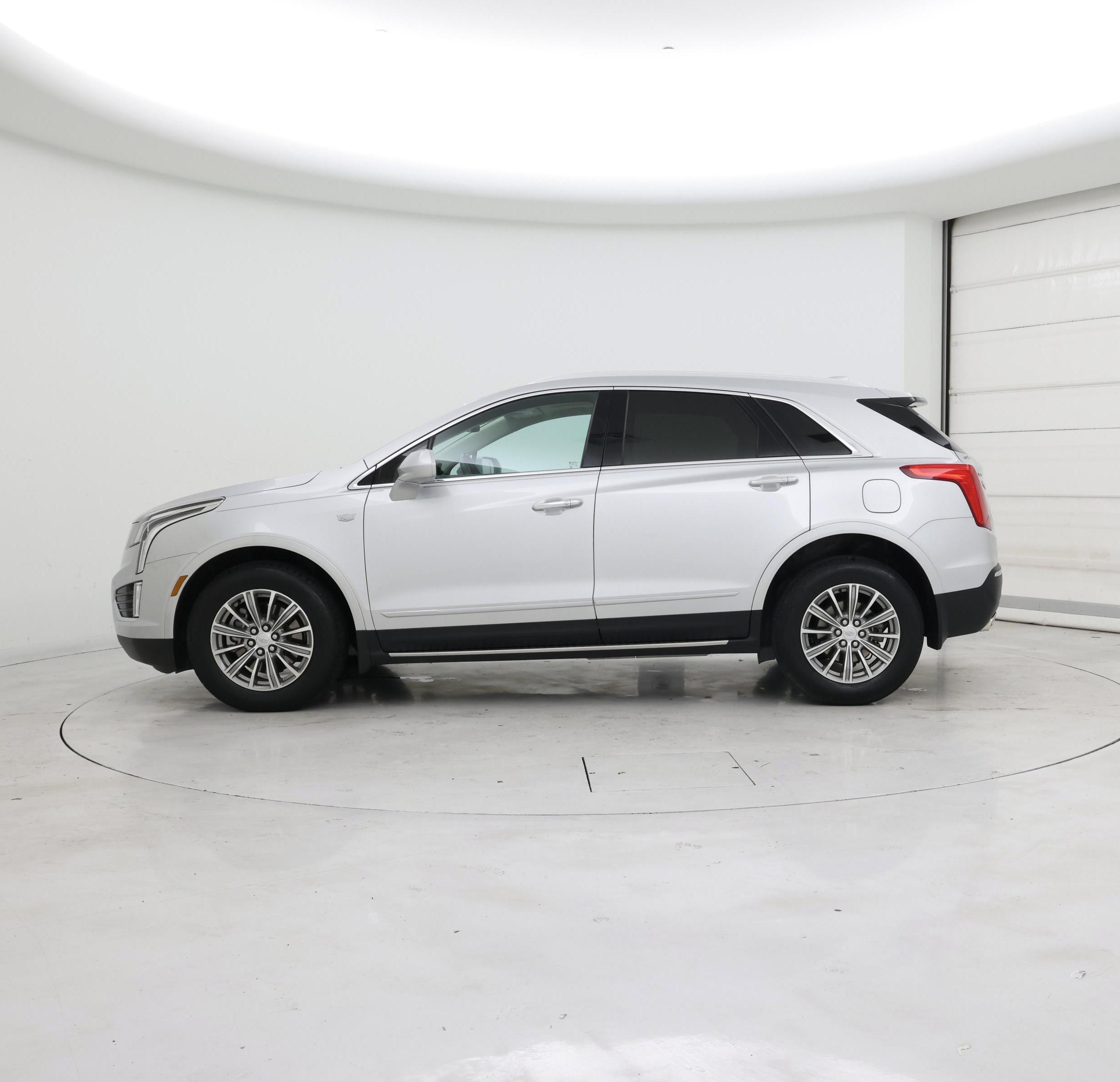 Thumbnail: 2017 Cadillac XT5 - 3
