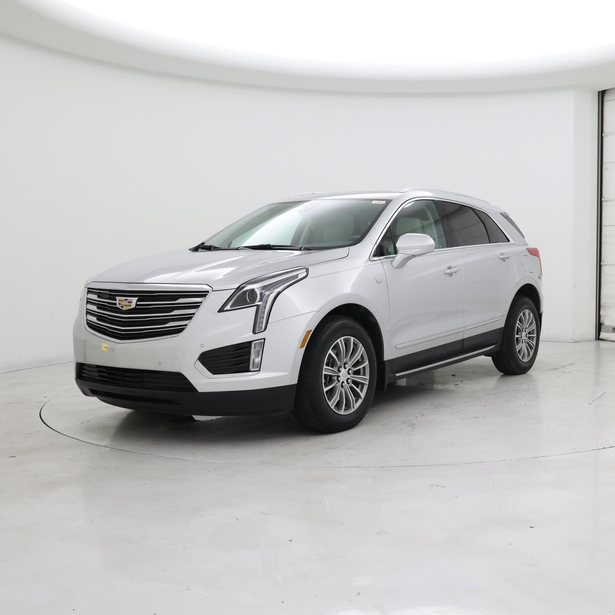 Thumbnail: 2017 Cadillac XT5 - 4