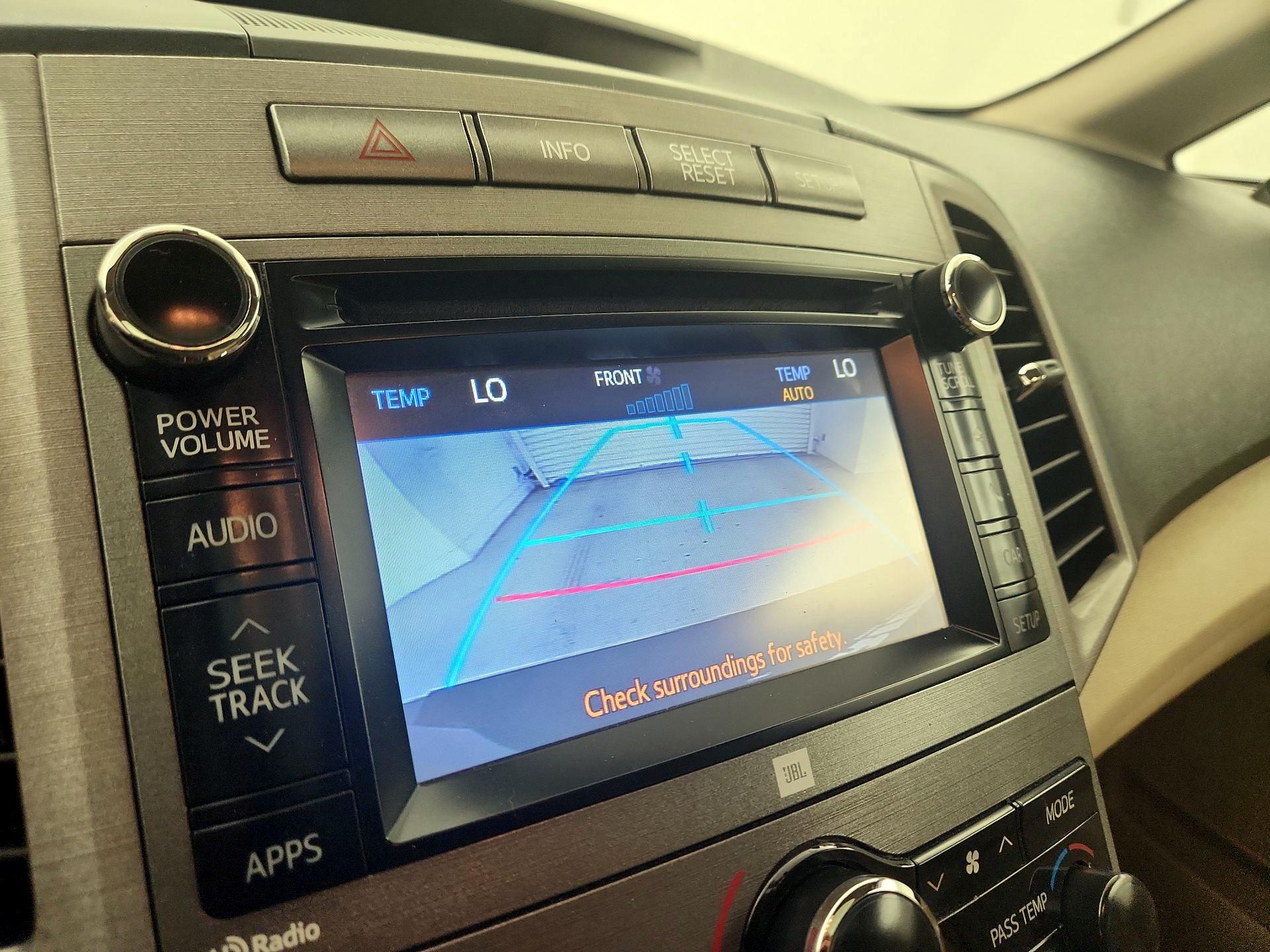 Thumbnail: 2013 Toyota Venza - 14