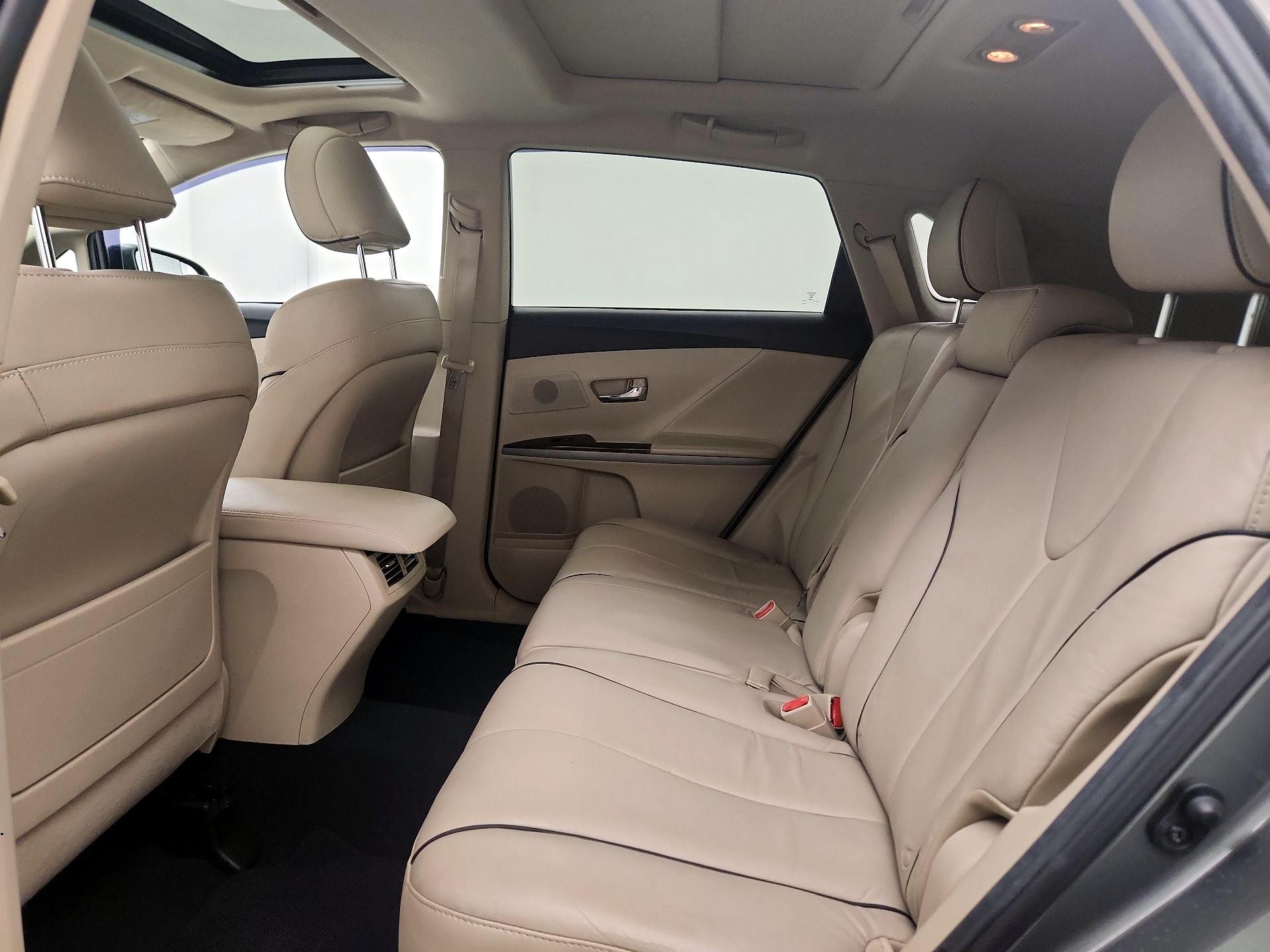 Thumbnail: 2013 Toyota Venza - 19