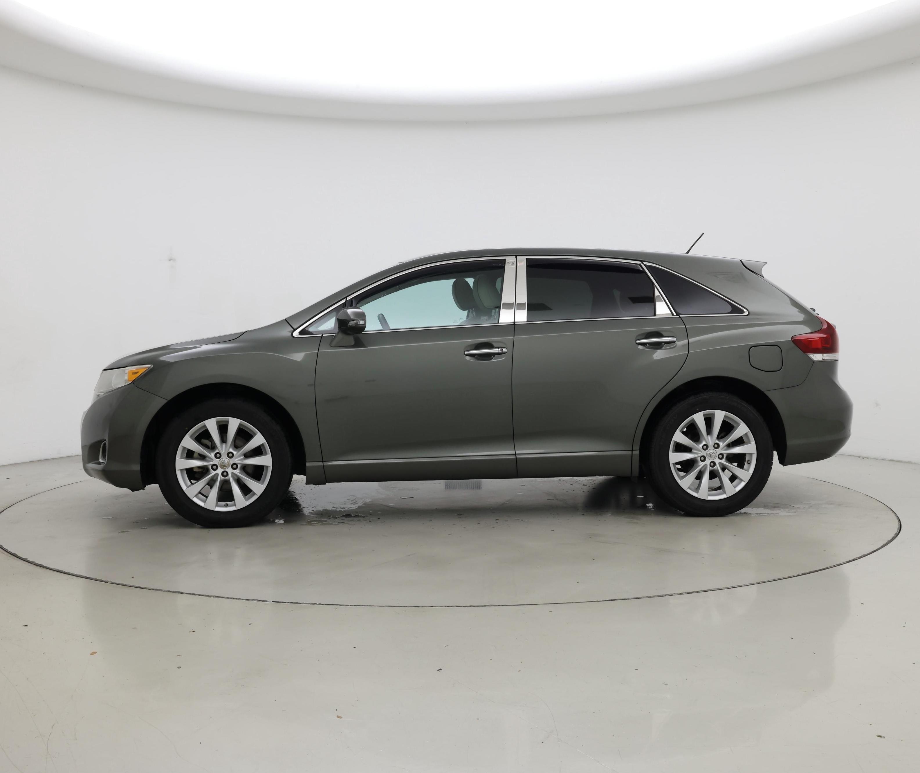Thumbnail: 2013 Toyota Venza - 3