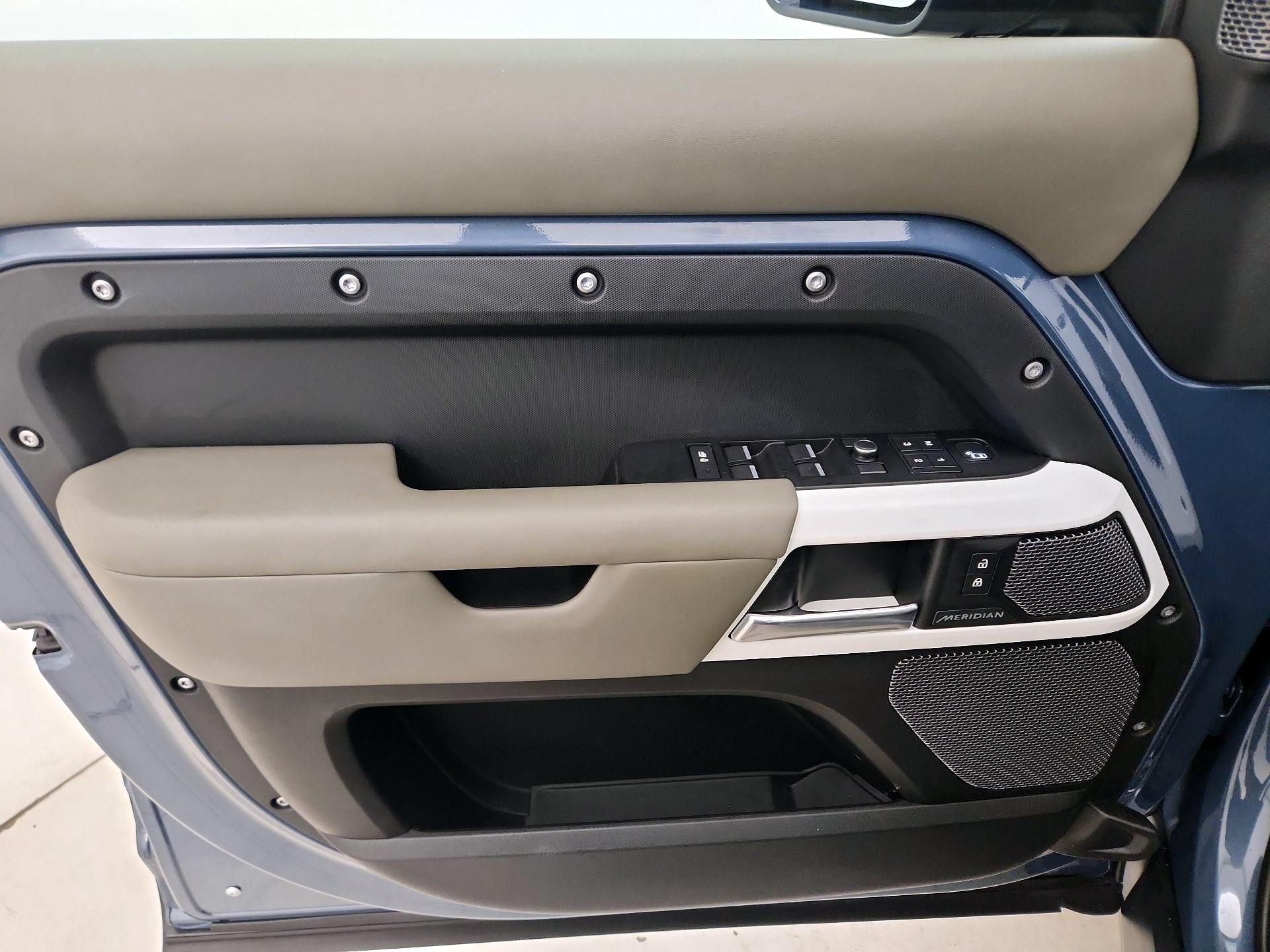 Thumbnail: 2020 Land Rover Defender - 12