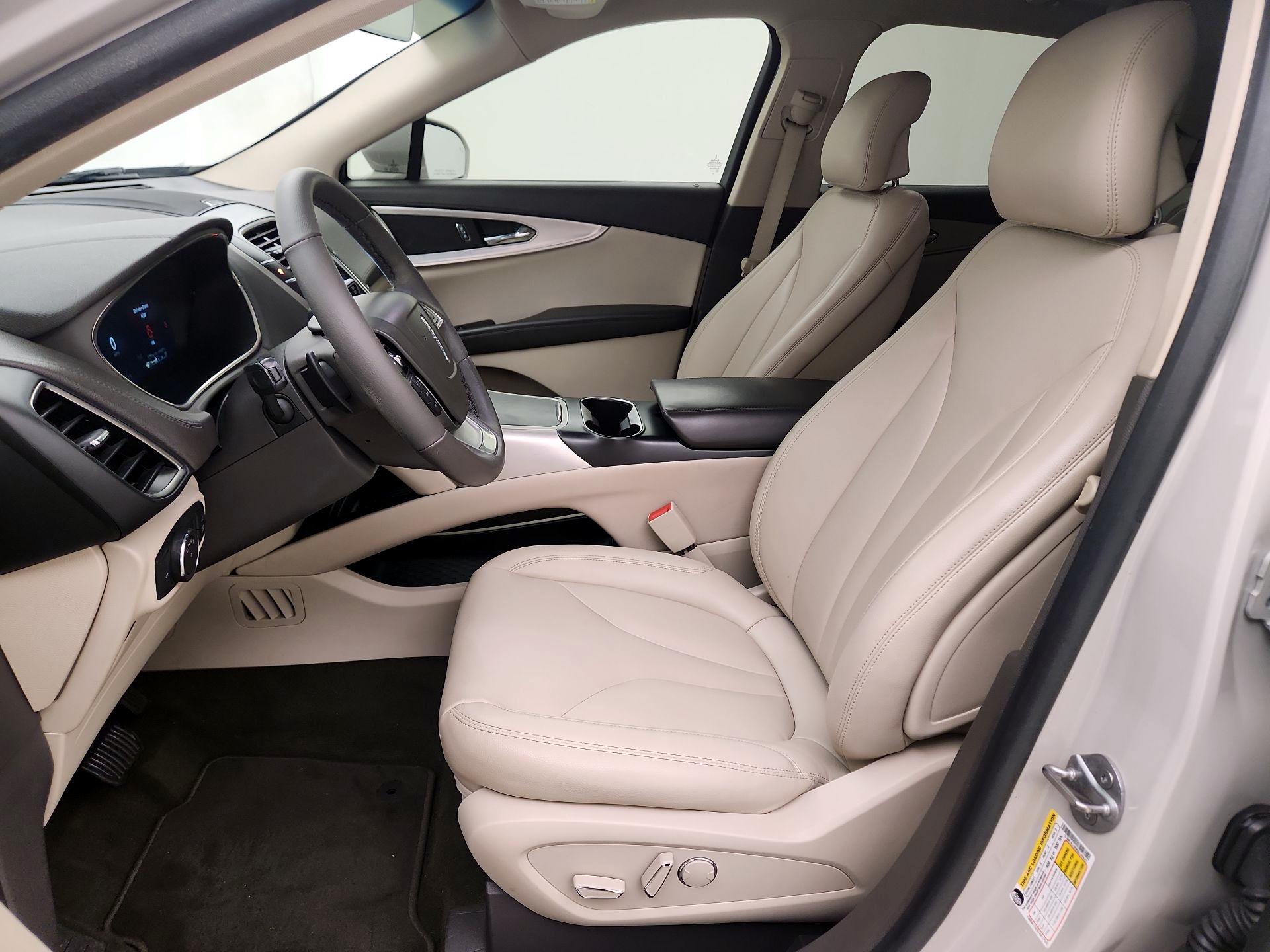 Thumbnail: 2019 Lincoln Nautilus - 11
