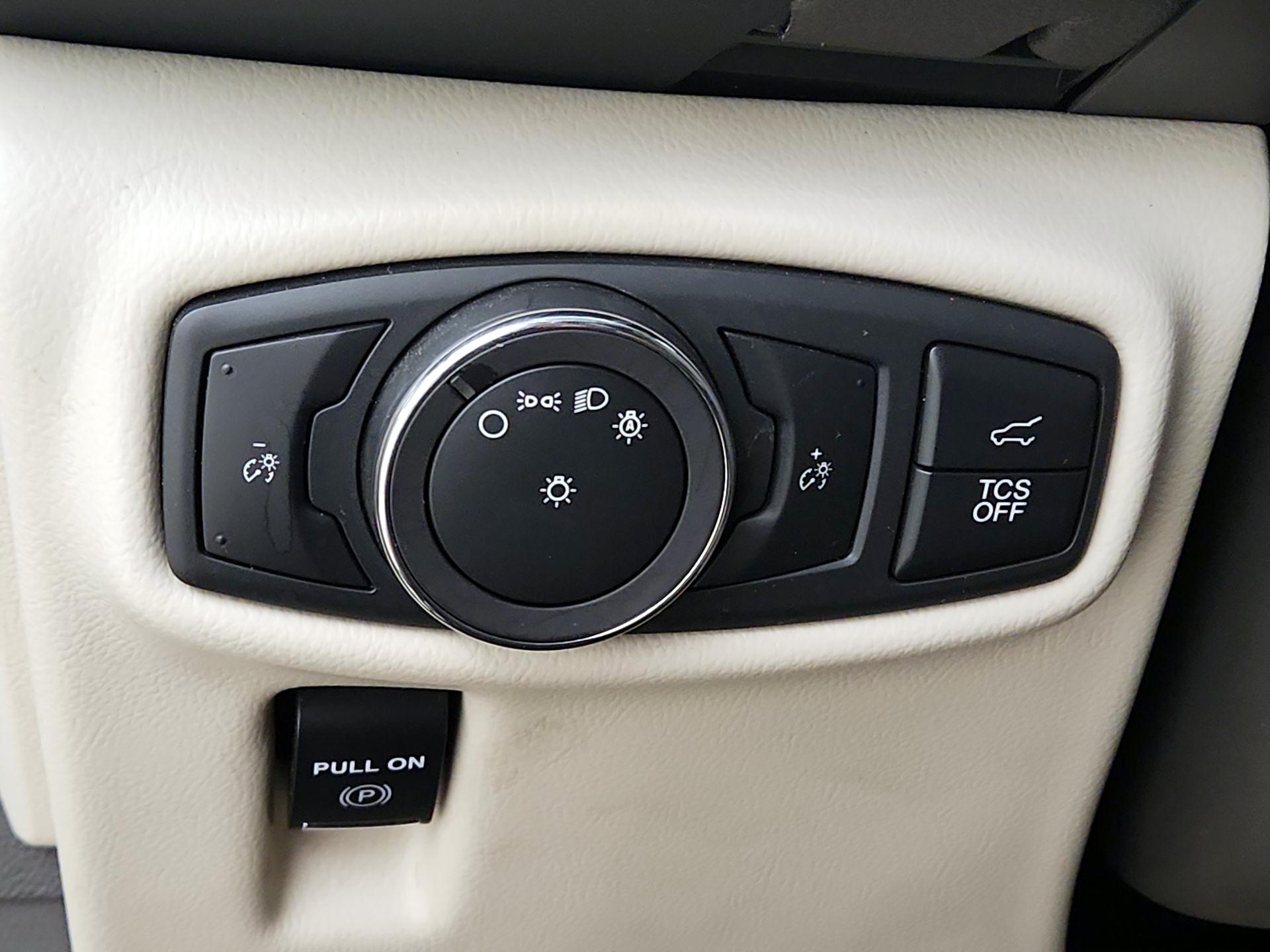 Thumbnail: 2019 Lincoln Nautilus - 13