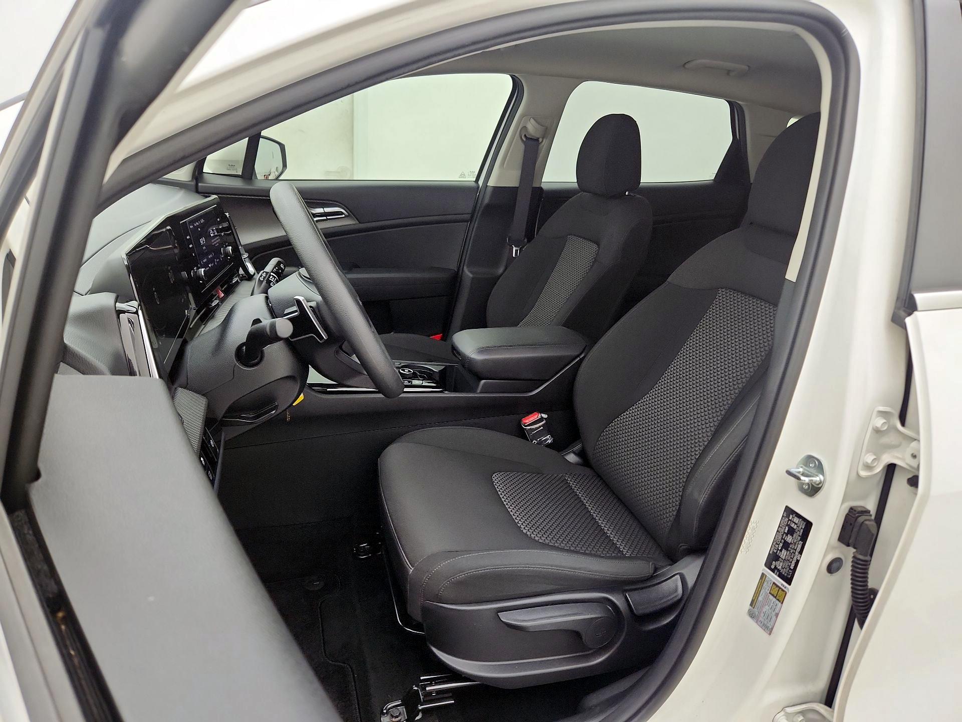 Thumbnail: 2023 Kia Sportage - 11