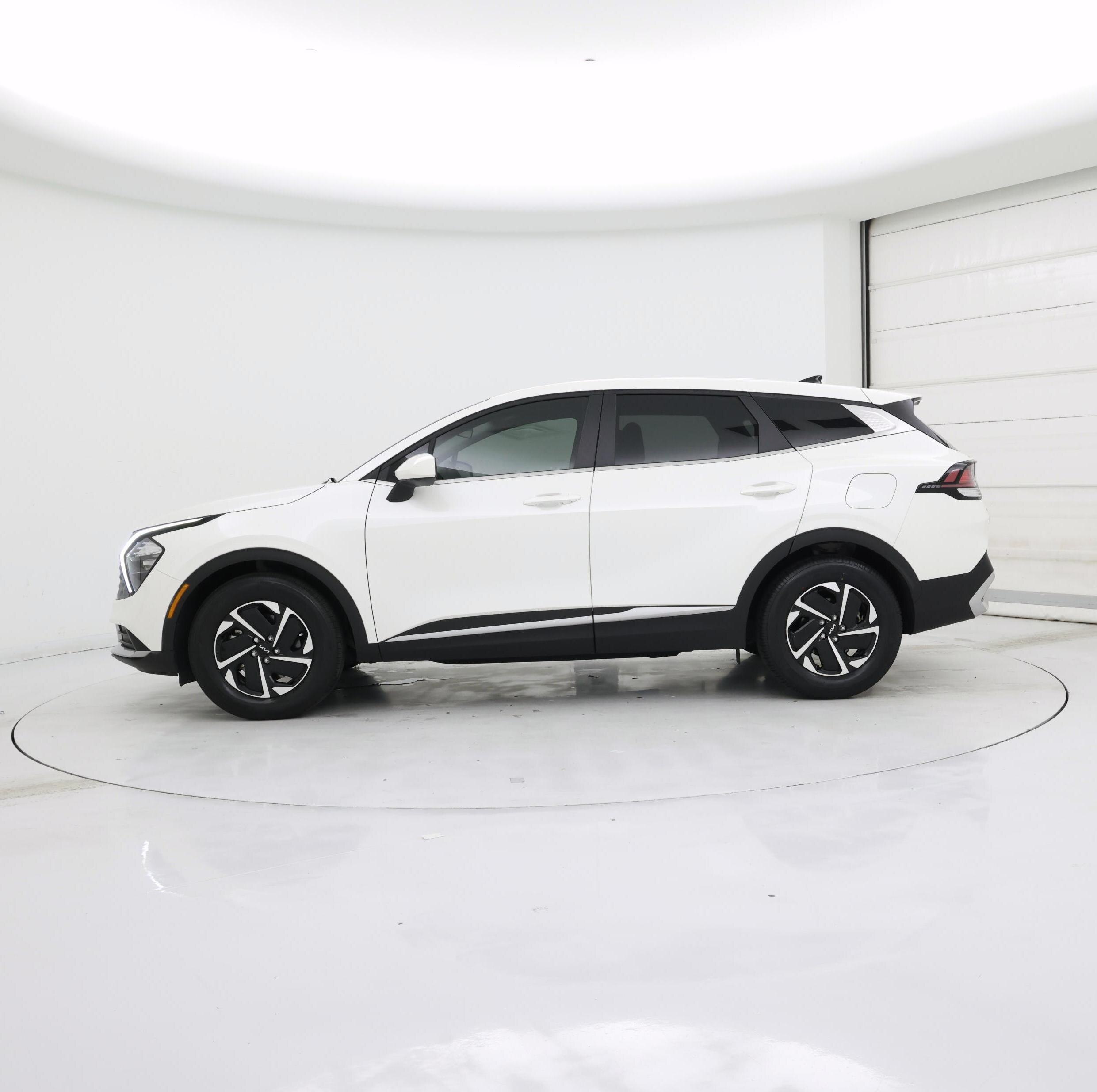 Thumbnail: 2023 Kia Sportage - 3