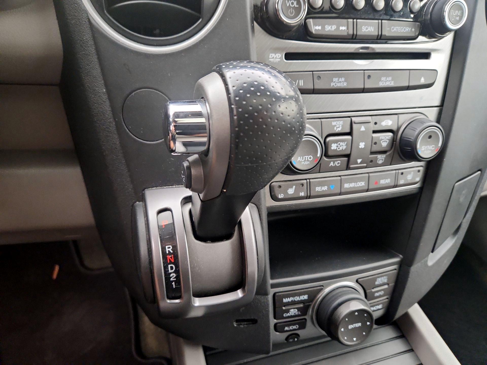 Thumbnail: 2014 Honda Pilot - 17