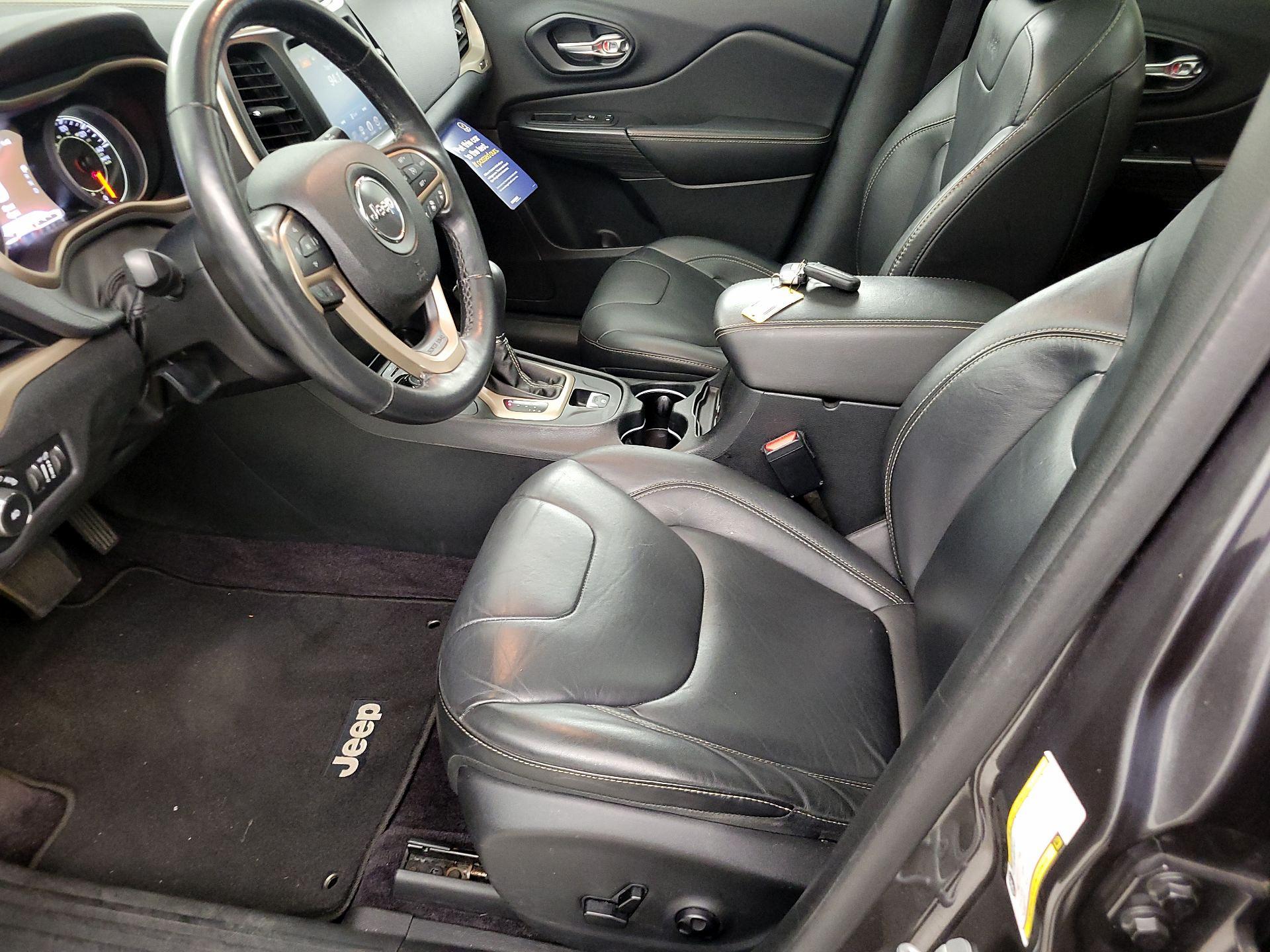 Thumbnail: 2016 Jeep Cherokee - 11