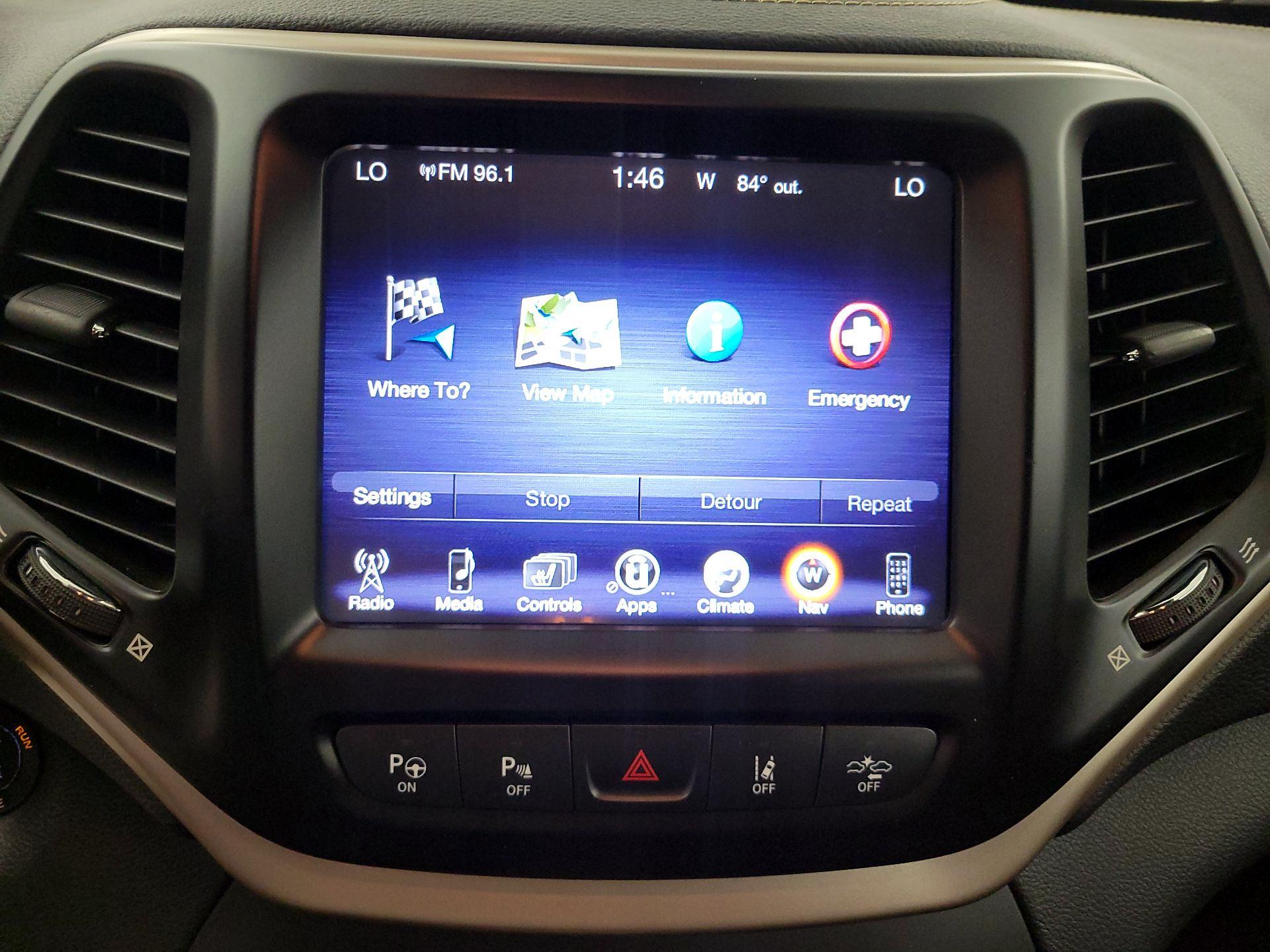Thumbnail: 2016 Jeep Cherokee - 14
